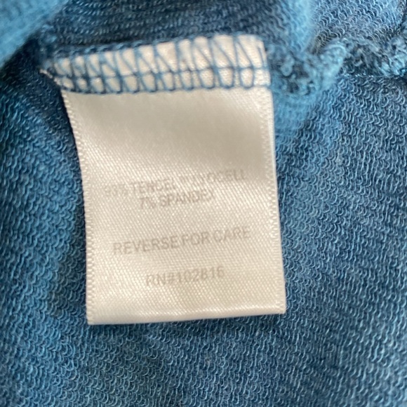 Garnet Hill top size large - Picture 7 of 8